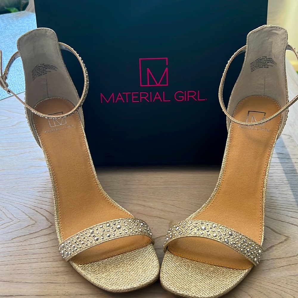 MATERIAL GIRL silver pale gold glittery heels size 11! Open toe!